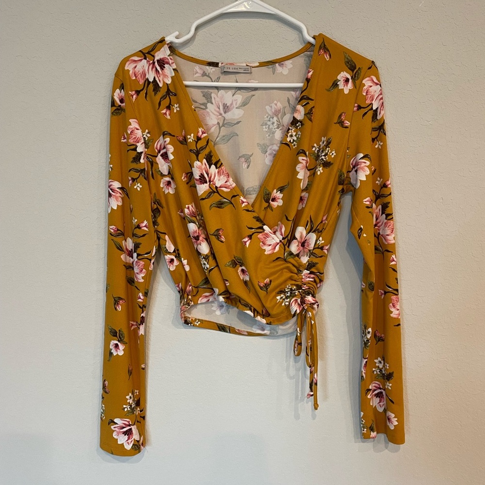 Active USA Floral Long Sleeve Cropped Top
